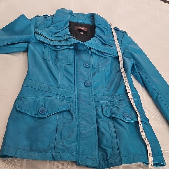 Danier Teal Leather Jacket with Collared Neckline and Fitted Silhouette - Picture 14 of 16